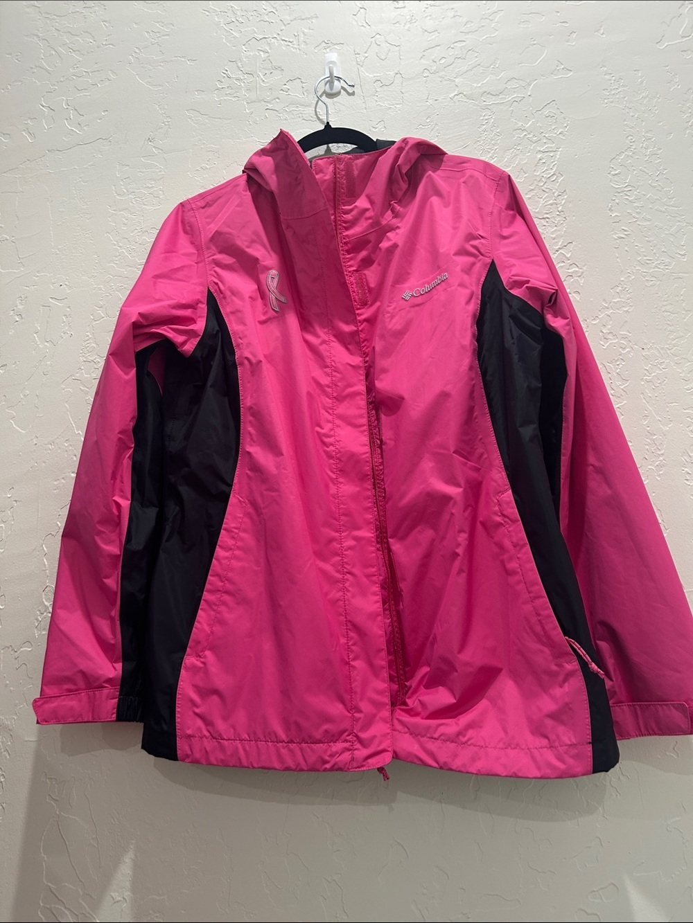Columbia Hot Pink and Black Hooded Shell Jacket ~ Pink 🎀 Ribbon